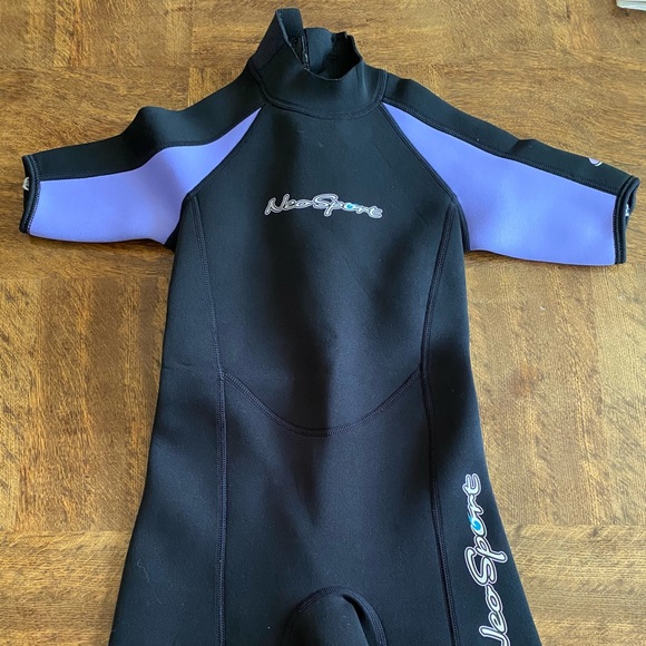 Neosport kid’s wetsuit age 8. - Picture 2 of 5